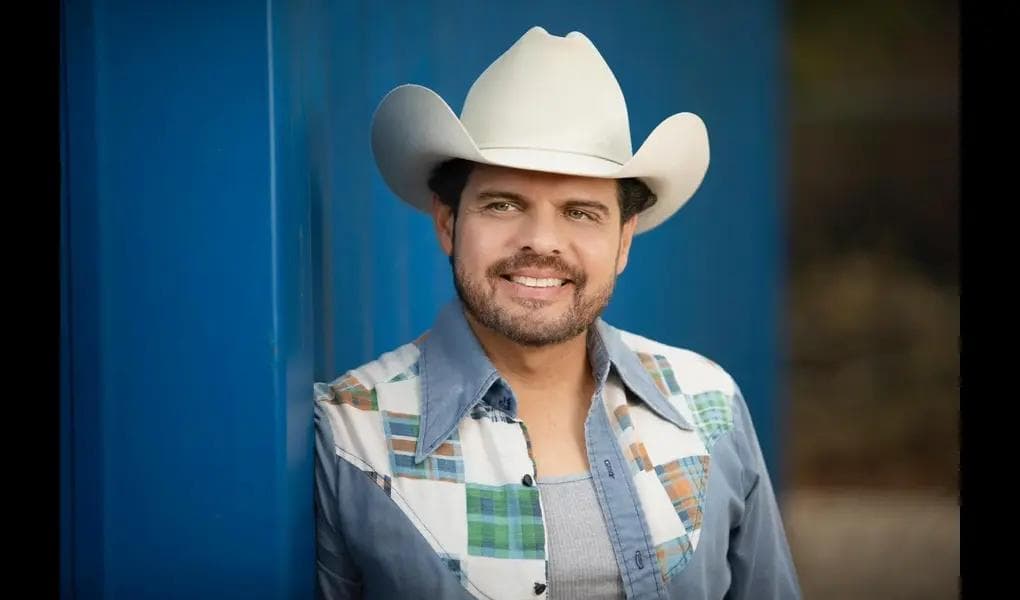 Rick Trevino with Ricochet live at The Legendary Coyote Store!