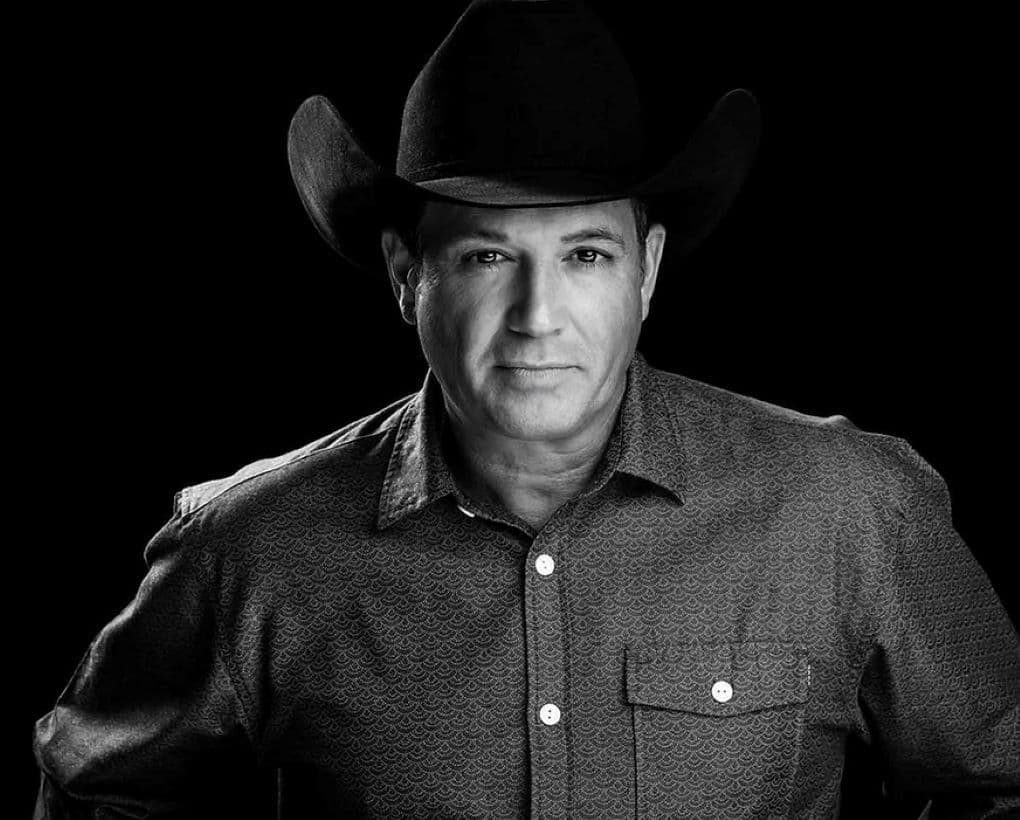 Tracy Byrd live at the coyote store